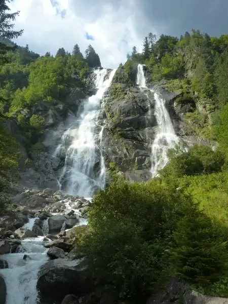italy waterfalls cascade