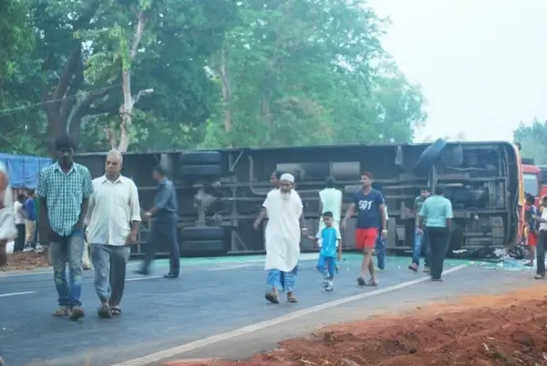 ketk accident mumbaigoa highway 1