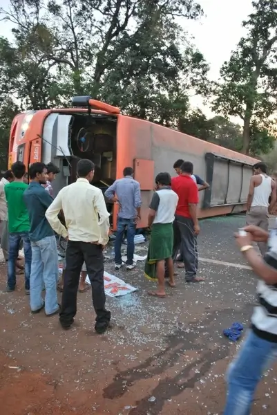 ketk accident mumbaigoa highway 3