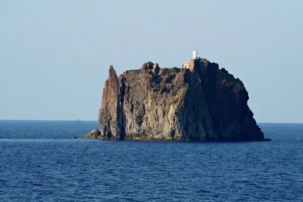 kleiner stromboli volcano 