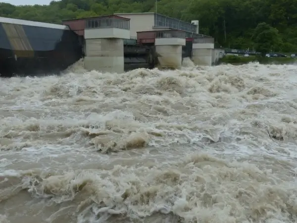 lock weir high water 