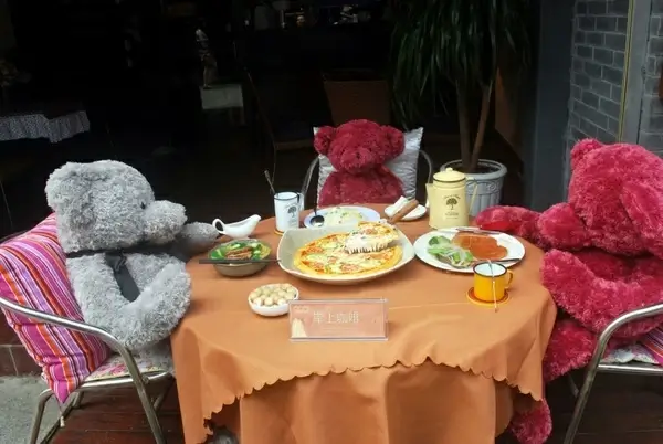 lunch with the bears