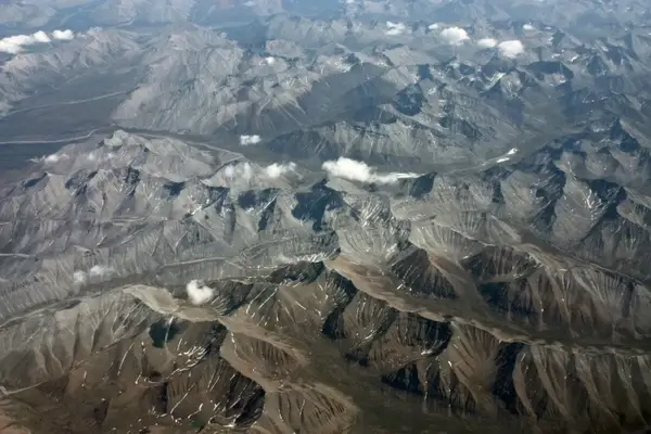 mackenzie mountains yukon canada