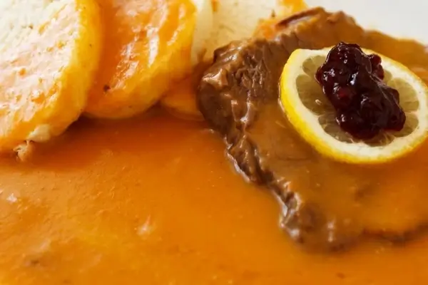 meat dumplings and sauce