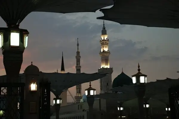 mecca statue buildings