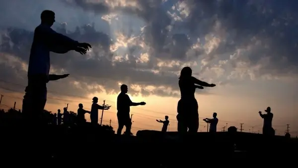 men women exercising