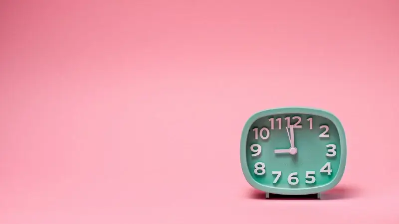 mini clock picture closeup simple 