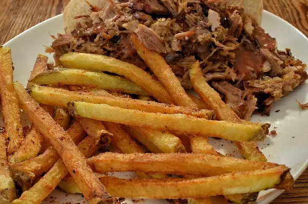 mmm fries and bbq pork sammich