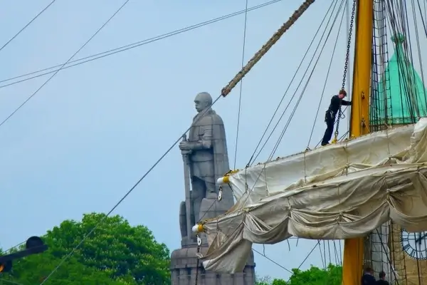 monument ship sailing vessel