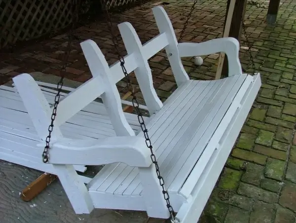 painting a porch swing
