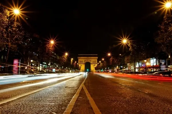paris the arc de triomphe monument