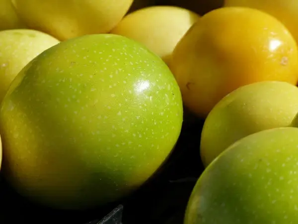 passion fruit kula farmers market alden corneall molokai hawaii