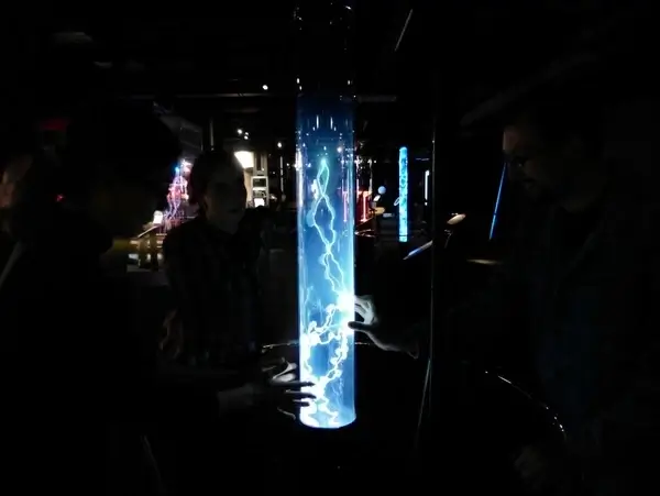 plasma plasma plume plasma lamp