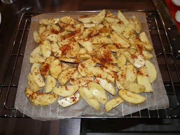 potato wedges eat food