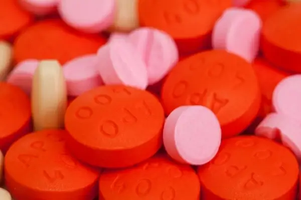 red and pink pills