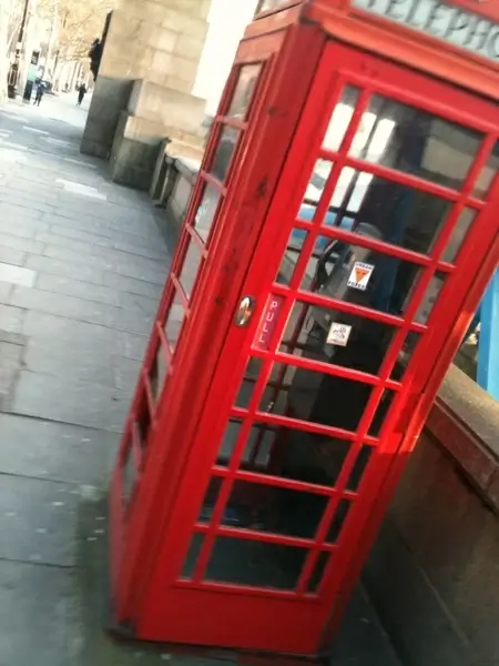red telephone box