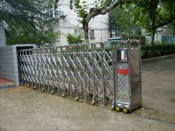 rolling gate