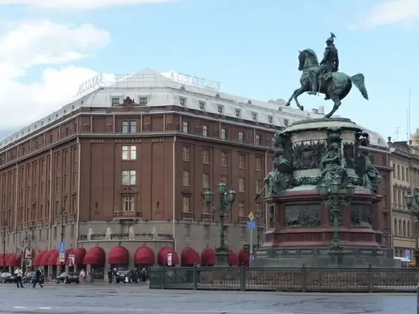 saint-petersburg famous sightseeing astoria hotel