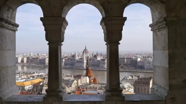 scape budapest parliament