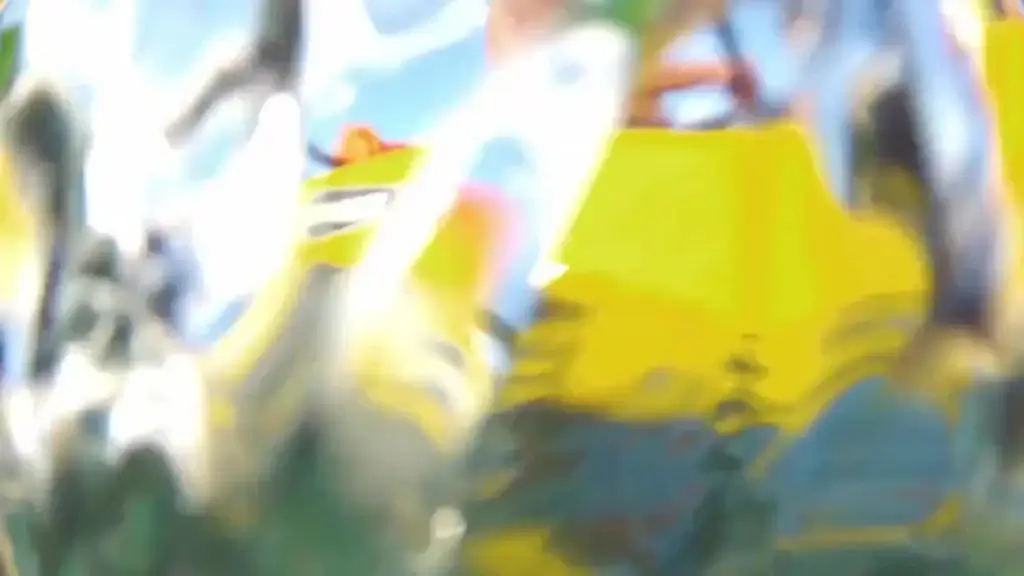 self clip of men with extreme activities on sea