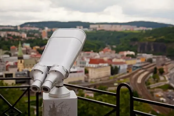 sightseeing telescope