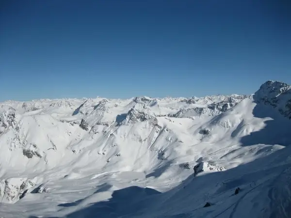 snowcaped mountain scenery nature