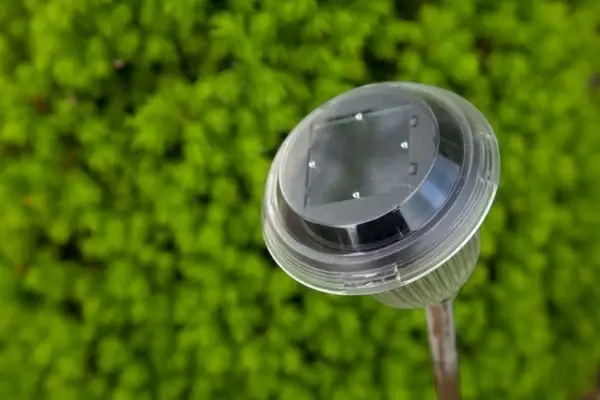 solar garden light