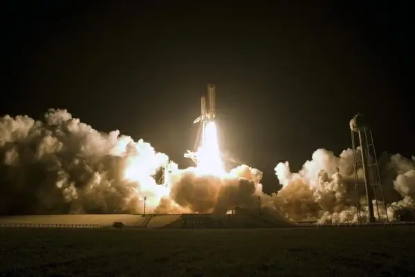 space-shuttle start fire