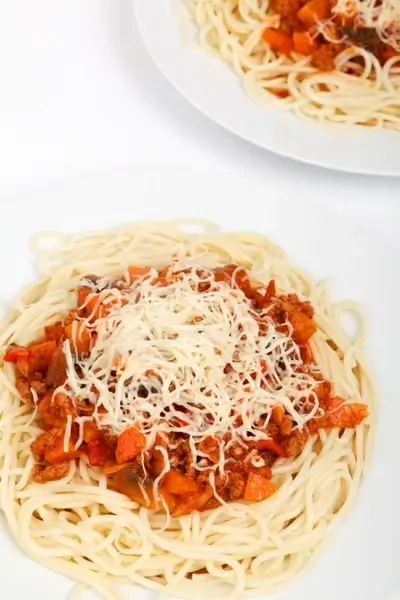 spaghetti bolognese portion