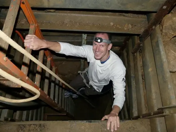 speleology shaft pit cave