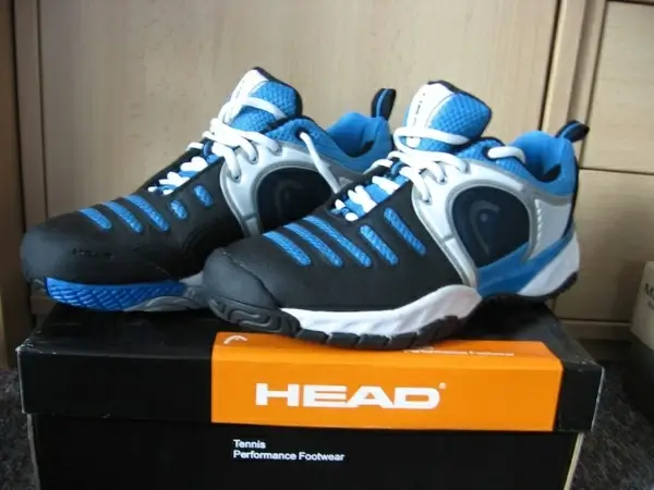 sports shoes