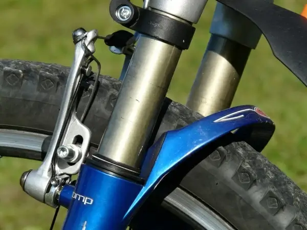 suspension fork damping wheel