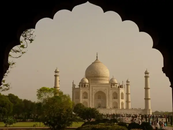 taj mahal mausoleum agra