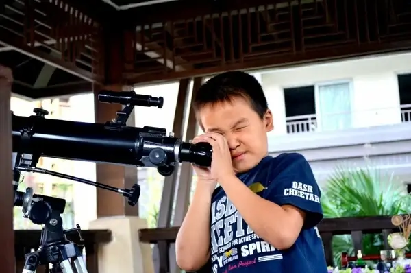 telescope boy young
