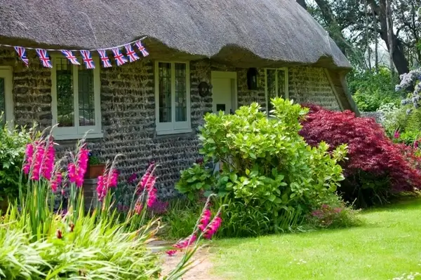 thatched cottage thatch roof