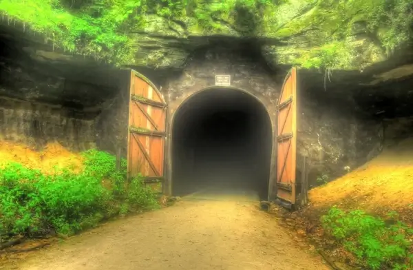 the first tunnel on the elroy sparta state trail wisconsin