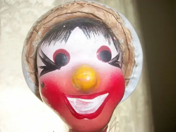 the happy puppet