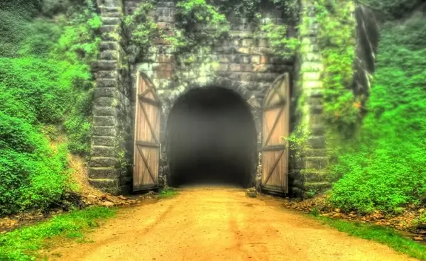 the long tunnel on the elroy sparta state trail wisconsin