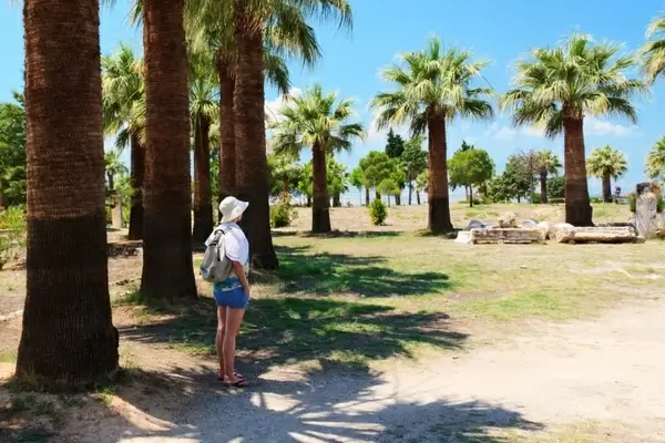 tourist sightseeing