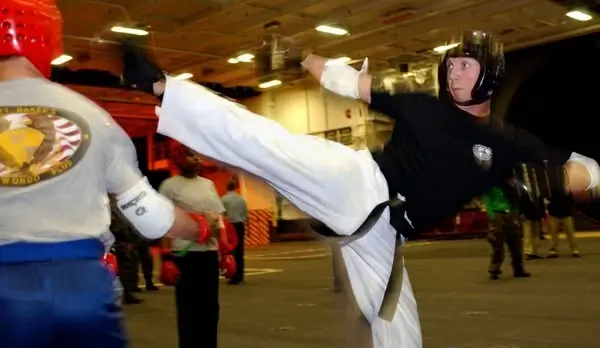 uss ronald reagan aircraft carrier men