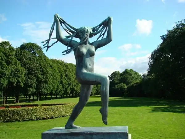 vigeland women young
