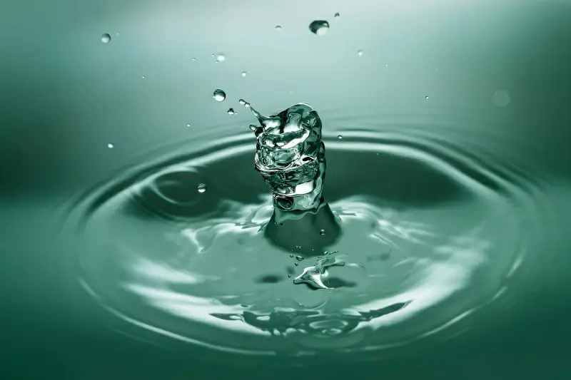 water droplets movement picture elegant dynamic closeup