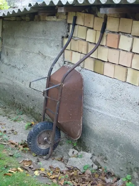 wheelbarrow garden h