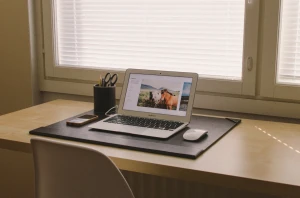 apple blind chair computer desk iphone keyboard