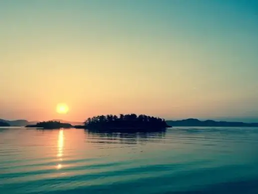 beach coast dawn dusk evening lake landscape moon