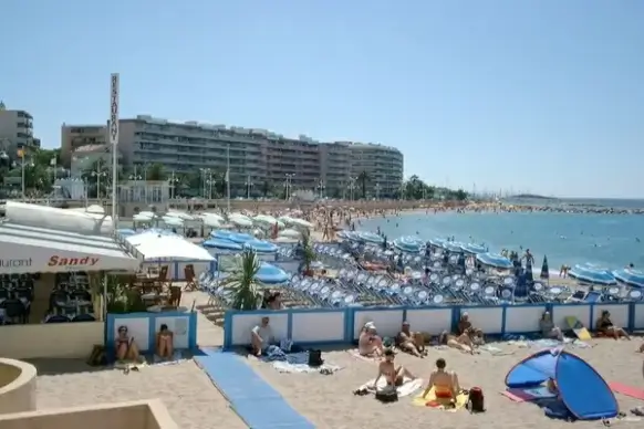 beach of saint raphael 2000 a