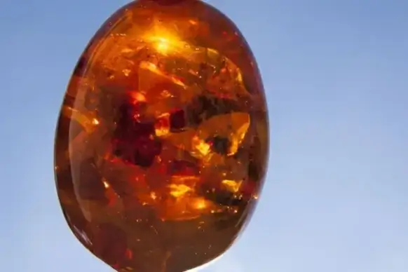 bernstein burning stone gem
