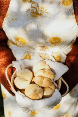 bread food picture elegant modern realistic 