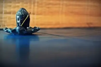 buddha figurine meditation