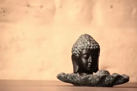 buddha statue figurine